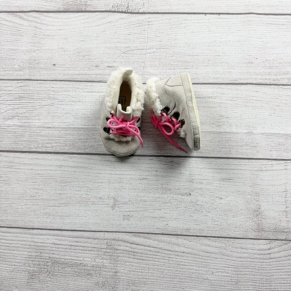 Gap Soft Sole Crib Shoe Booties